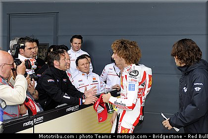 motogp_simoncelli_06_angleterre_silverstone_2011.jpg