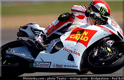 motogp_simoncelli_09_angleterre_silverstone_2011.jpg