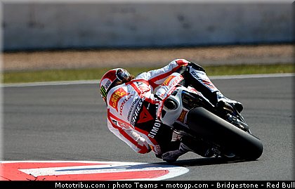 motogp_simoncelli_11_angleterre_silverstone_2011.jpg