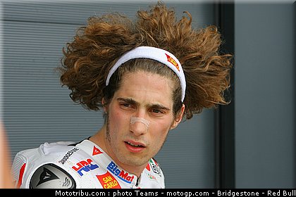motogp_simoncelli_15_angleterre_silverstone_2011.jpg