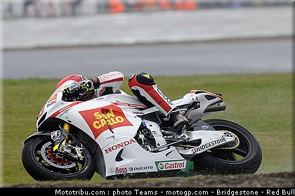 motogp_simoncelli_17_angleterre_silverstone_2011.jpg