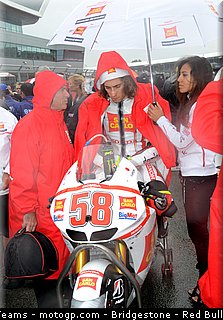 motogp_simoncelli_20_angleterre_silverstone_2011.jpg