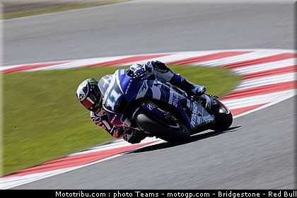motogp_spies_7_angleterre_silverstone_2011.jpg