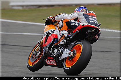 motogp_stoner_04_angleterre_silverstone_2011.jpg