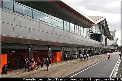 motogp_stoner_13_angleterre_silverstone_2011.jpg