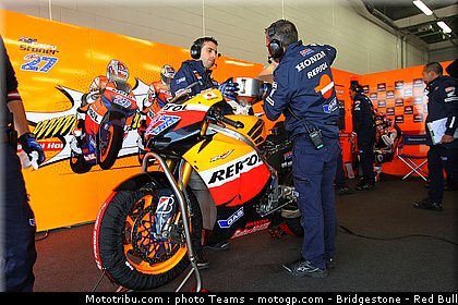 motogp_stoner_27_angleterre_silverstone_2011.jpg