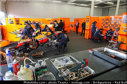 motogp_stoner_28_angleterre_silverstone_2011.jpg