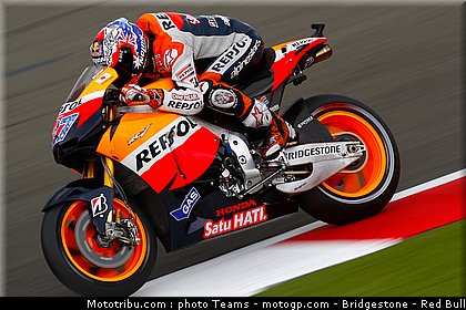 motogp_stoner_30_angleterre_silverstone_2011.jpg