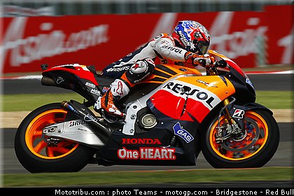 motogp_stoner_34_angleterre_silverstone_2011.jpg