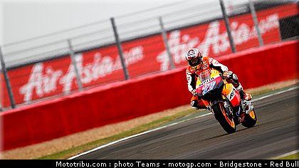 motogp_stoner_41_angleterre_silverstone_2011.jpg