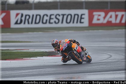 motogp_stoner_45_angleterre_silverstone_2011.jpg