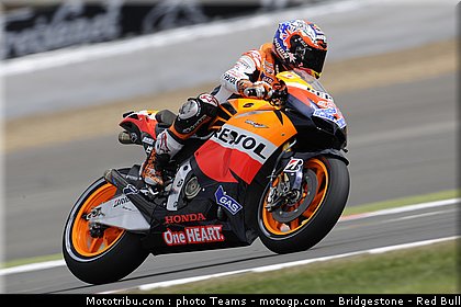 motogp_stoner_47_angleterre_silverstone_2011.jpg