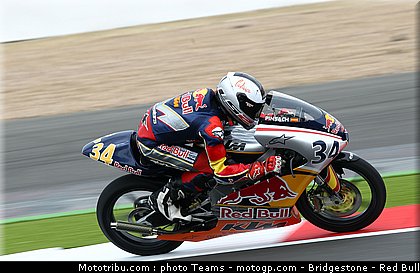 red_bull_rookies_cup_pinsach_2_angleterre_silverstone_2011.jpg