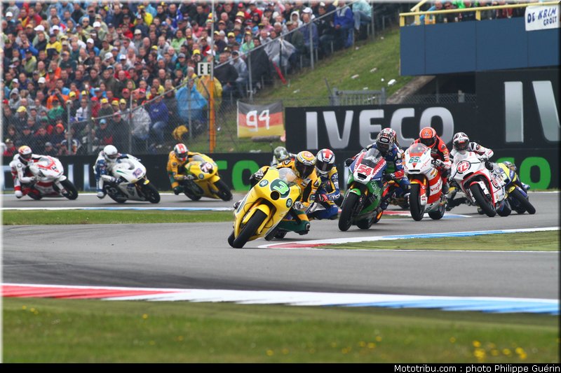 moto2_001_pays_bas_assen_2011