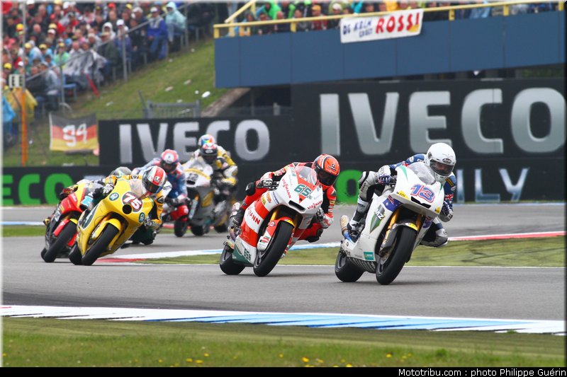 moto2_010_pays_bas_assen_2011