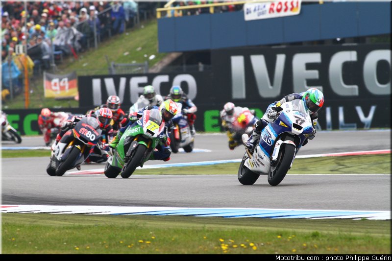 moto2_012_pays_bas_assen_2011