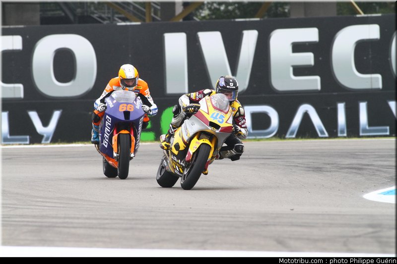 moto2_018_pays_bas_assen_2011