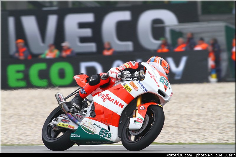 moto2_bradl_6_pays_bas_assen_2011