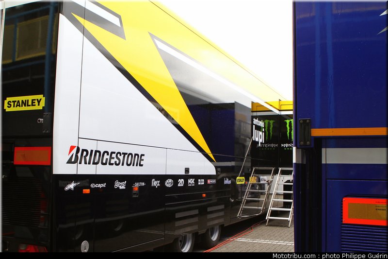 motogp_paddock_circuit_02_pays_bas_assen_2011