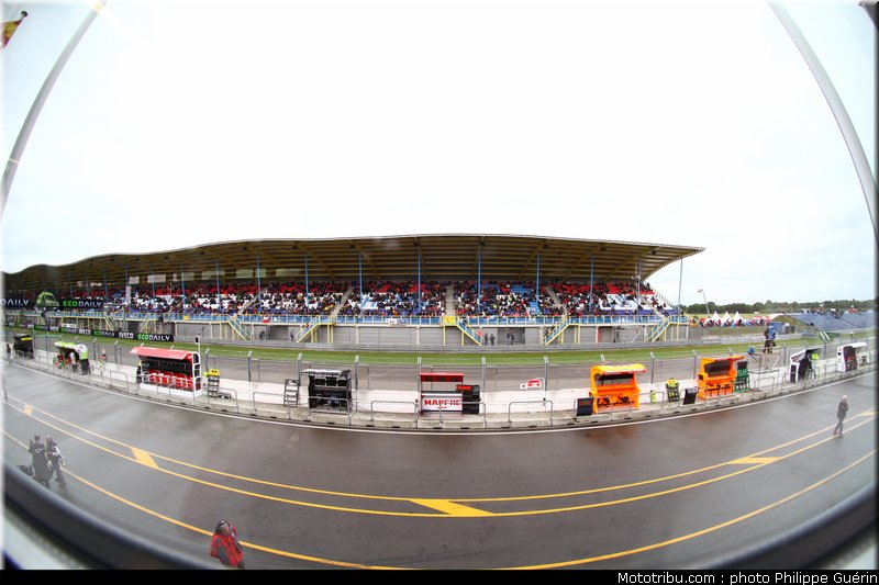 motogp_paddock_circuit_11_pays_bas_assen_2011