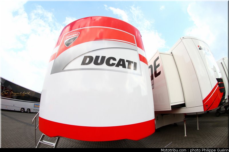 motogp_paddock_circuit_16_pays_bas_assen_2011