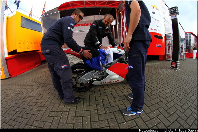 motogp_paddock_circuit_17_pays_bas_assen_2011