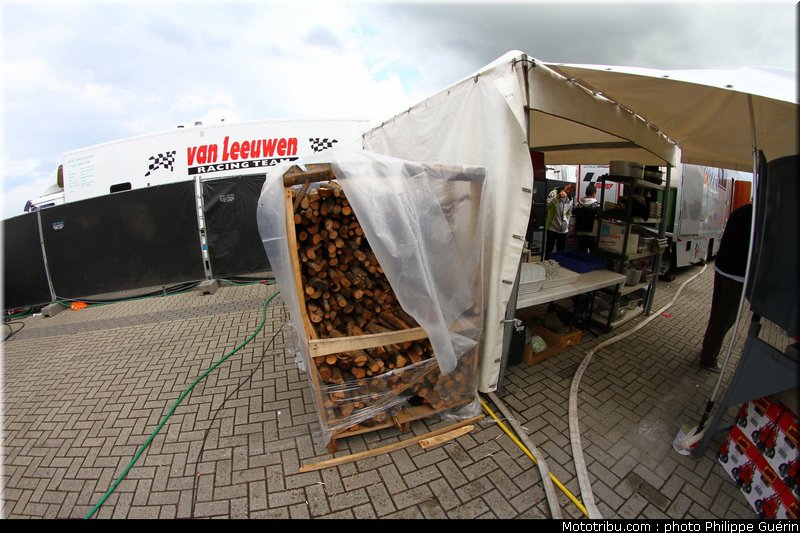 motogp_paddock_circuit_25_pays_bas_assen_2011