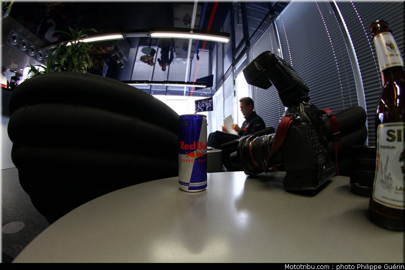 motogp_paddock_circuit_29_pays_bas_assen_2011
