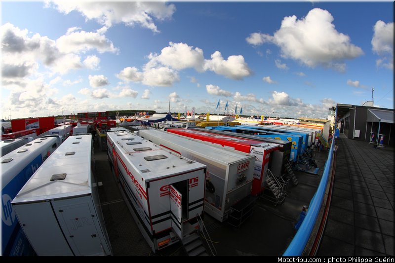 motogp_paddock_circuit_32_pays_bas_assen_2011