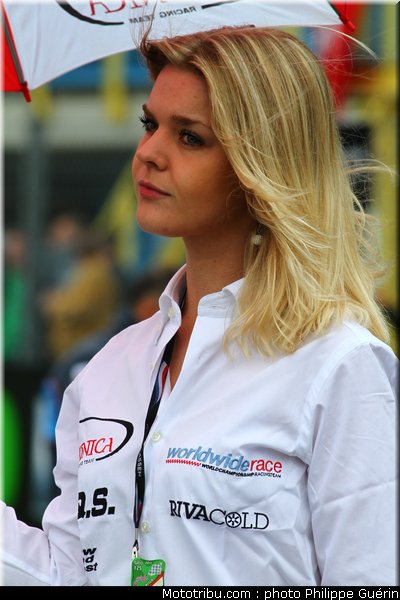 motogp_pitbabes_04_pays_bas_assen_2011