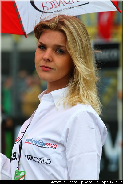 motogp_pitbabes_05_pays_bas_assen_2011