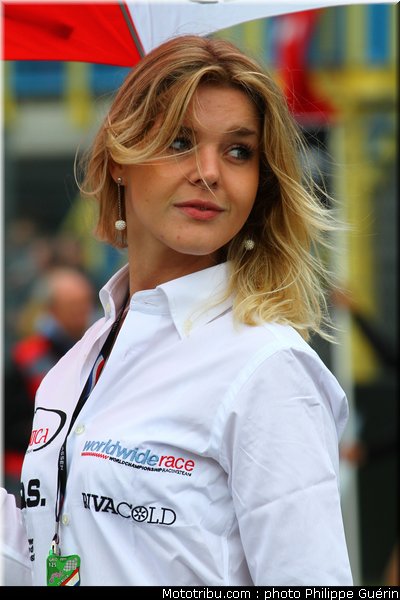 motogp_pitbabes_06_pays_bas_assen_2011