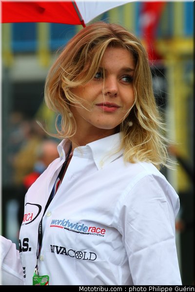 motogp_pitbabes_07_pays_bas_assen_2011