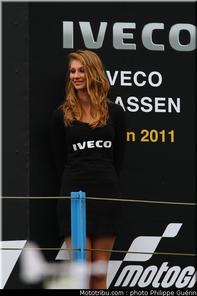 motogp_pitbabes_12_pays_bas_assen_2011