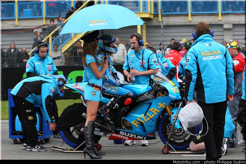 motogp_pitbabes_25_pays_bas_assen_2011