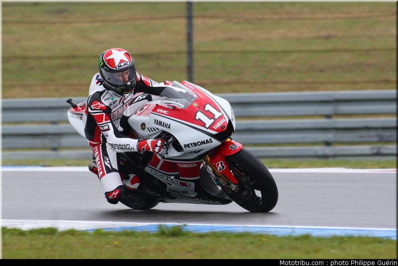 motogp_spies_10_pays_bas_assen_2011