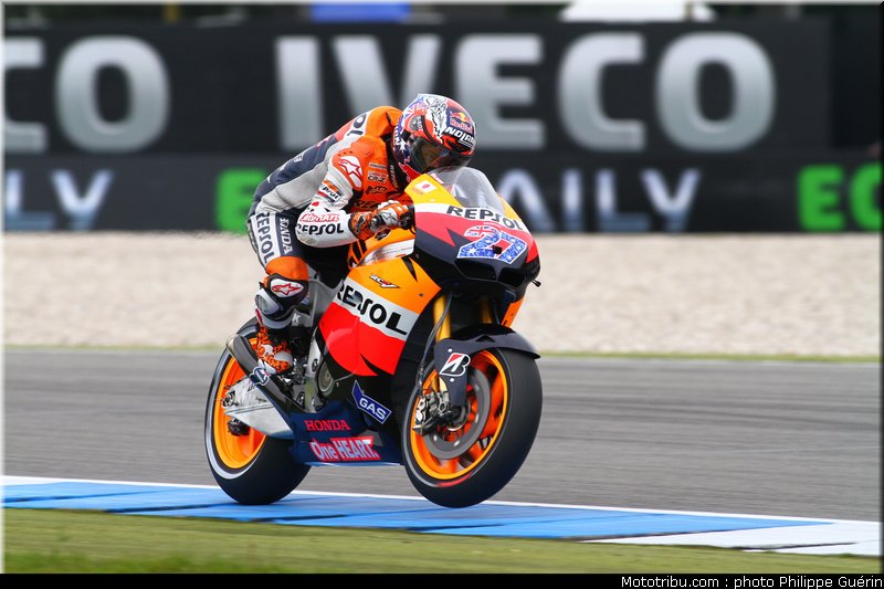motogp_stoner_01_pays_bas_assen_2011