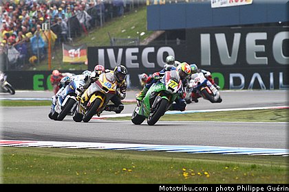 moto2_008_pays_bas_assen_2011.JPG