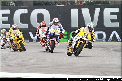 moto2_021_pays_bas_assen_2011.JPG