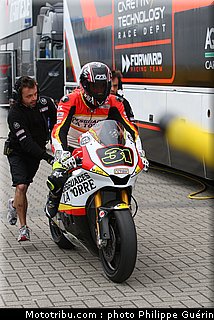 moto2_morales_pays_bas_assen_2011.JPG
