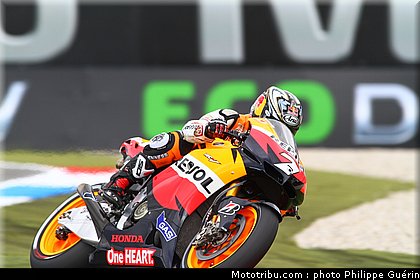 motogp_aoyama_2_pays_bas_assen_2011.JPG
