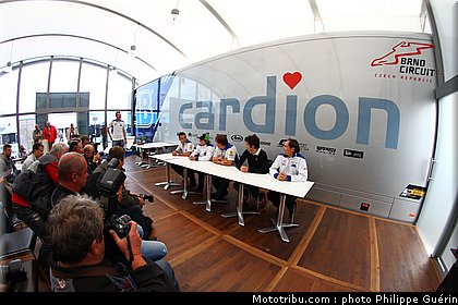 motogp_paddock_circuit_18_pays_bas_assen_2011.JPG