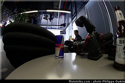 motogp_paddock_circuit_29_pays_bas_assen_2011.JPG