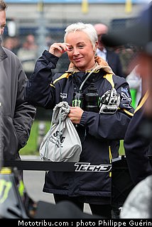 motogp_pitbabes_24_pays_bas_assen_2011.JPG