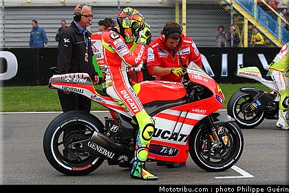 motogp_rossi_16_pays_bas_assen_2011.JPG