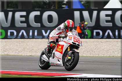 motogp_simoncelli_3_pays_bas_assen_2011.JPG