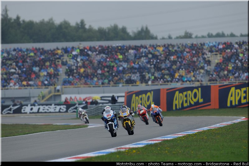 moto2_035_pays_bas_assen_2011