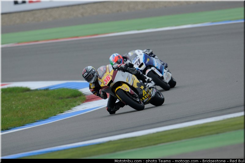 moto2_037_pays_bas_assen_2011