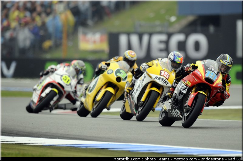 moto2_047_pays_bas_assen_2011