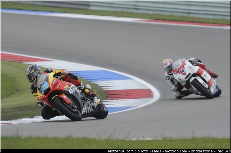 moto2_050_pays_bas_assen_2011